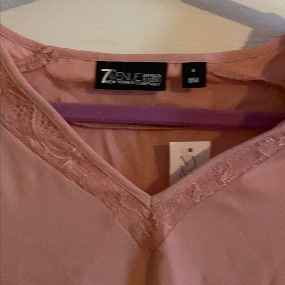 Pink top - Picture 2 of 5